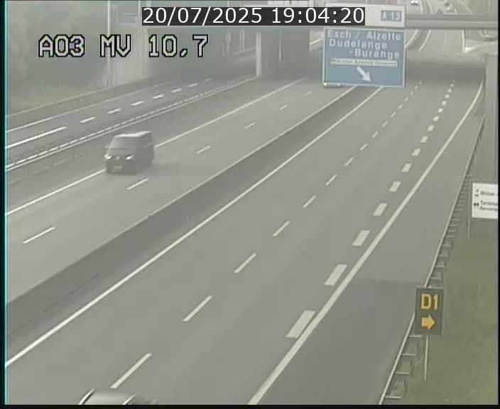 Traffic live webcam Luxembourg Croix de Bettembourg - A3 - BK 10.7 - direction France