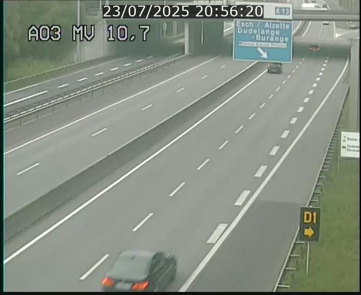 Traffic live webcam Luxembourg Croix de Bettembourg - A3 - BK 10.7 - direction France