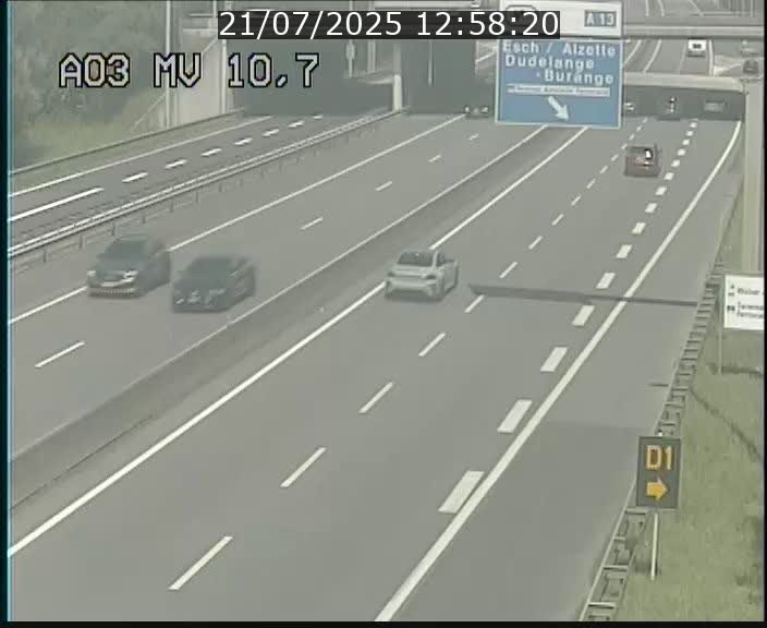 Traffic live webcam Luxembourg Croix de Bettembourg - A3 - BK 10.7 - direction France