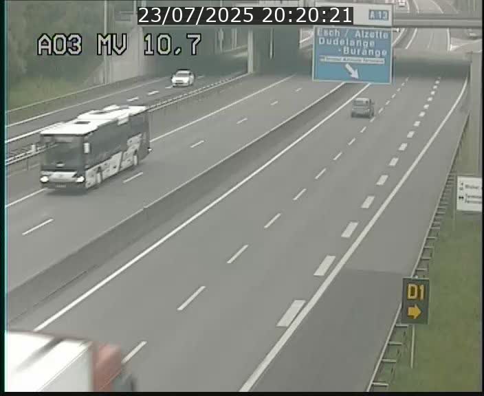 Traffic live webcam Luxembourg Croix de Bettembourg - A3 - BK 10.7 - direction France