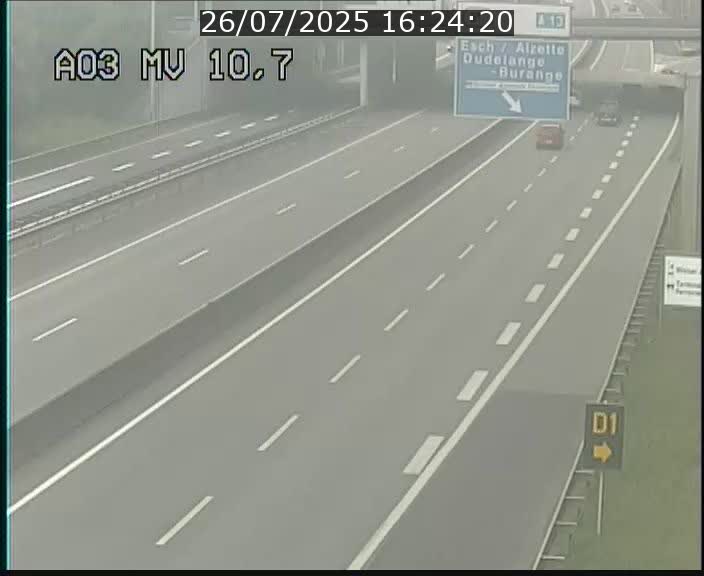 Traffic live webcam Luxembourg Croix de Bettembourg - A3 - BK 10.7 - direction France