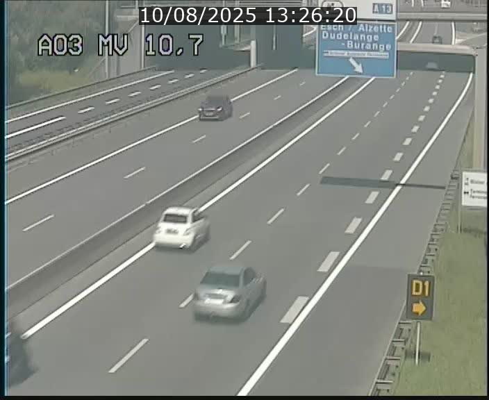 Traffic live webcam Luxembourg Croix de Bettembourg - A3 - BK 10.7 - direction France