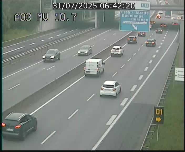 Traffic live webcam Luxembourg Croix de Bettembourg - A3 - BK 10.7 - direction France