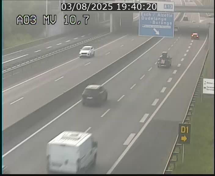 Traffic live webcam Luxembourg Croix de Bettembourg - A3 - BK 10.7 - direction France
