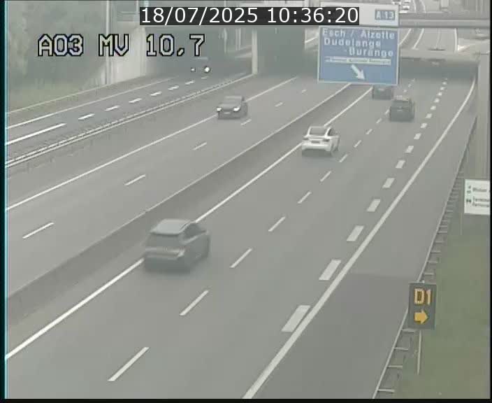 <h2>Traffic live webcam Luxembourg Croix de Bettembourg - A3 - BK 10.7 - direction France</h2>