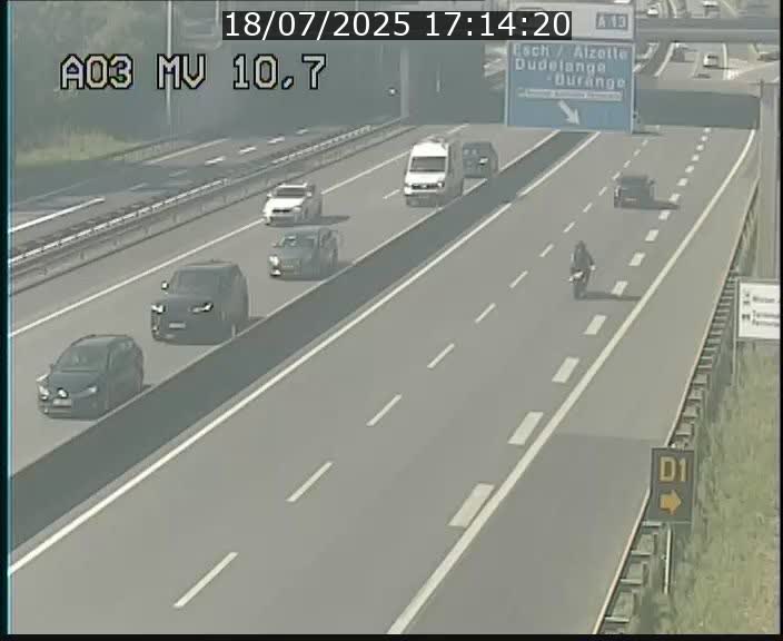 <h2>Traffic live webcam Luxembourg Croix de Bettembourg - A3 - BK 10.7 - direction France</h2>