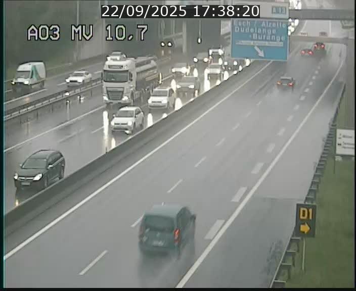<h2>Traffic live webcam Luxembourg Croix de Bettembourg - A3 - BK 10.7 - direction France</h2>
