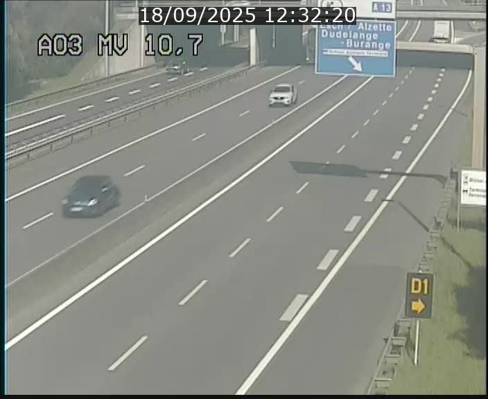 <h2>Traffic live webcam Luxembourg Croix de Bettembourg - A3 - BK 10.7 - direction France</h2>