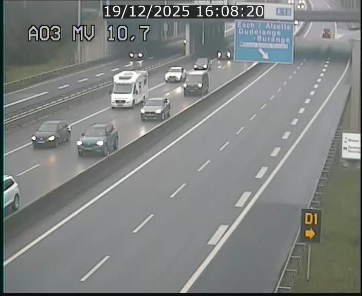 <h2>Traffic live webcam Luxembourg Croix de Bettembourg - A3 - BK 10.7 - direction France</h2>