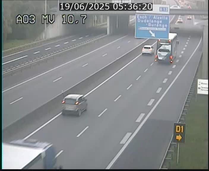 <h2>Traffic live webcam Luxembourg Croix de Bettembourg - A3 - BK 10.7 - direction France</h2>