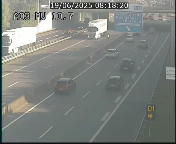 <h2>Traffic live webcam Luxembourg Croix de Bettembourg - A3 - BK 10.7 - direction France</h2>