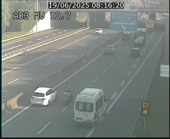 Traffic live webcam Luxembourg Croix de Bettembourg - A3 - BK 10.7 - direction France