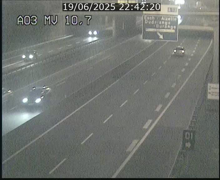 <h2>Traffic live webcam Luxembourg Croix de Bettembourg - A3 - BK 10.7 - direction France</h2>