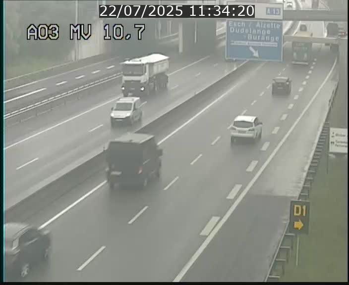 <h2>Traffic live webcam Luxembourg Croix de Bettembourg - A3 - BK 10.7 - direction France</h2>