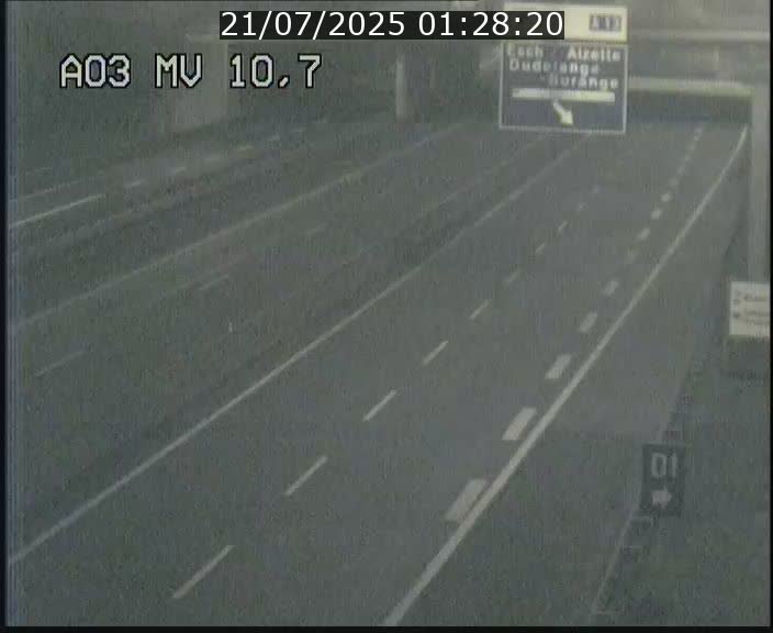 <h2>Traffic live webcam Luxembourg Croix de Bettembourg - A3 - BK 10.7 - direction France</h2>