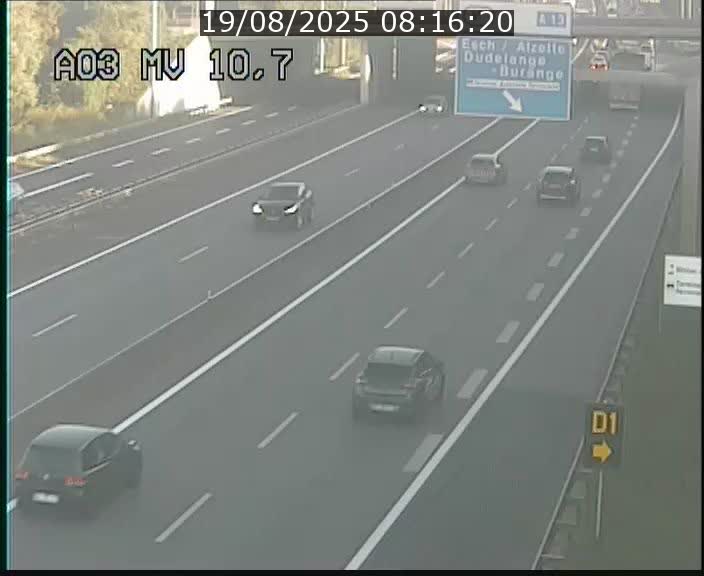 <h2>Traffic live webcam Luxembourg Croix de Bettembourg - A3 - BK 10.7 - direction France</h2>