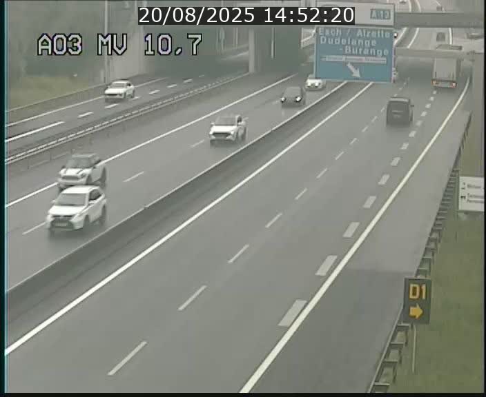<h2>Traffic live webcam Luxembourg Croix de Bettembourg - A3 - BK 10.7 - direction France</h2>