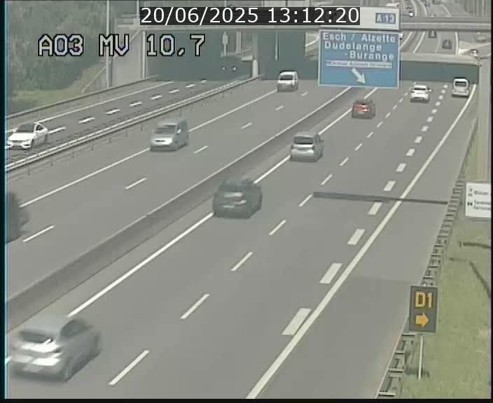 <h2>Traffic live webcam Luxembourg Croix de Bettembourg - A3 - BK 10.7 - direction France</h2>