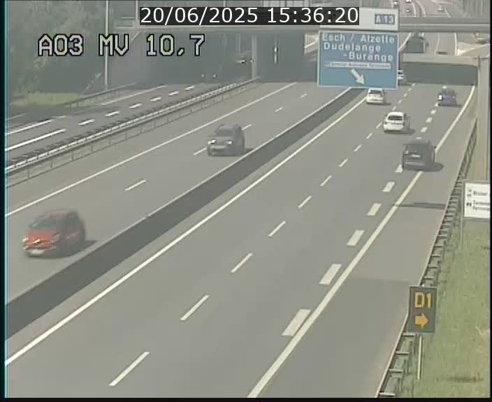 <h2>Traffic live webcam Luxembourg Croix de Bettembourg - A3 - BK 10.7 - direction France</h2>