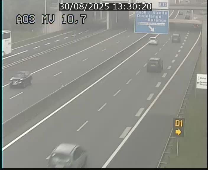 <h2>Traffic live webcam Luxembourg Croix de Bettembourg - A3 - BK 10.7 - direction France</h2>