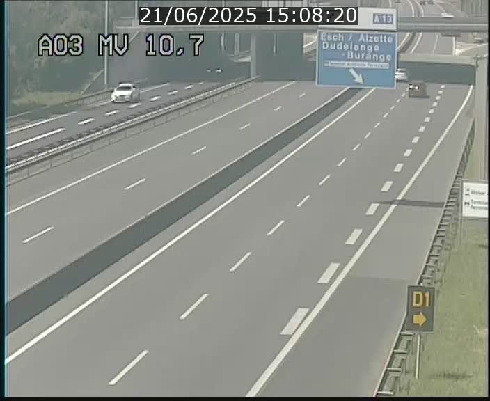 <h2>Traffic live webcam Luxembourg Croix de Bettembourg - A3 - BK 10.7 - direction France</h2>