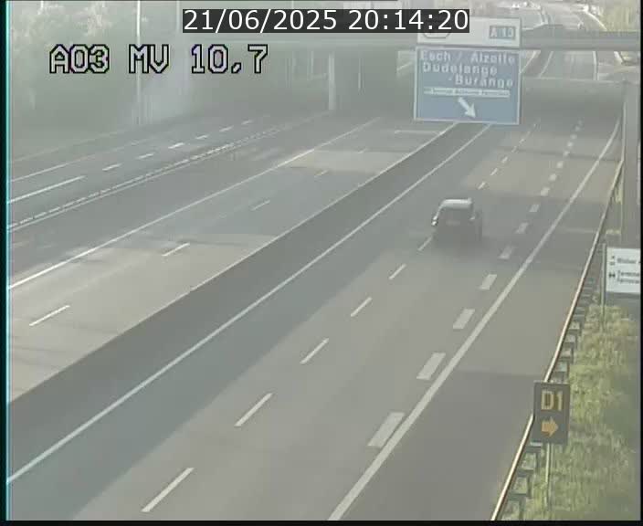 <h2>Traffic live webcam Luxembourg Croix de Bettembourg - A3 - BK 10.7 - direction France</h2>