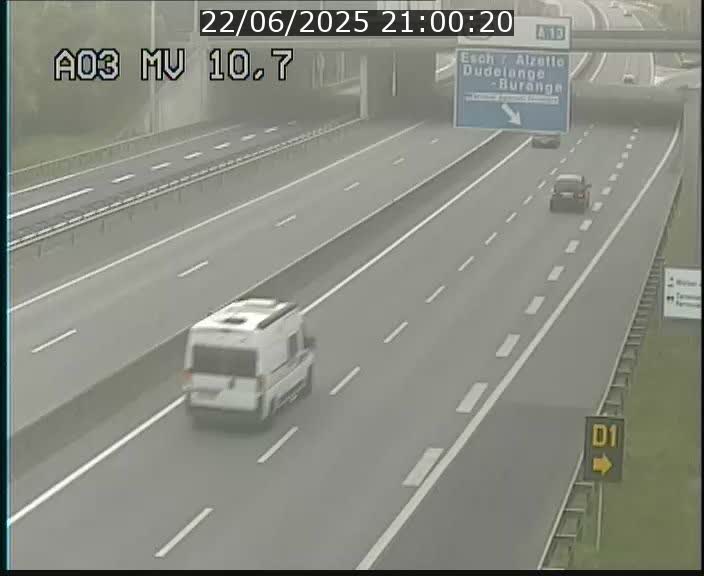 <h2>Traffic live webcam Luxembourg Croix de Bettembourg - A3 - BK 10.7 - direction France</h2>