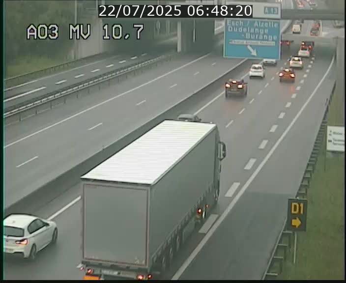 <h2>Traffic live webcam Luxembourg Croix de Bettembourg - A3 - BK 10.7 - direction France</h2>