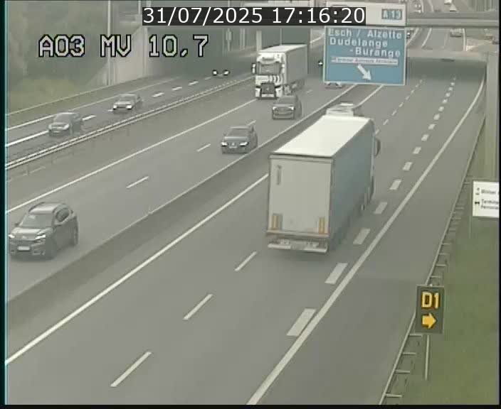 <h2>Traffic live webcam Luxembourg Croix de Bettembourg - A3 - BK 10.7 - direction France</h2>