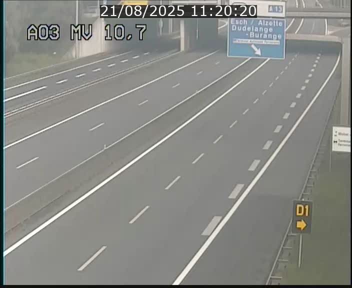 <h2>Traffic live webcam Luxembourg Croix de Bettembourg - A3 - BK 10.7 - direction France</h2>