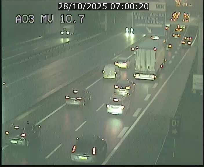 <h2>Traffic live webcam Luxembourg Croix de Bettembourg - A3 - BK 10.7 - direction France</h2>