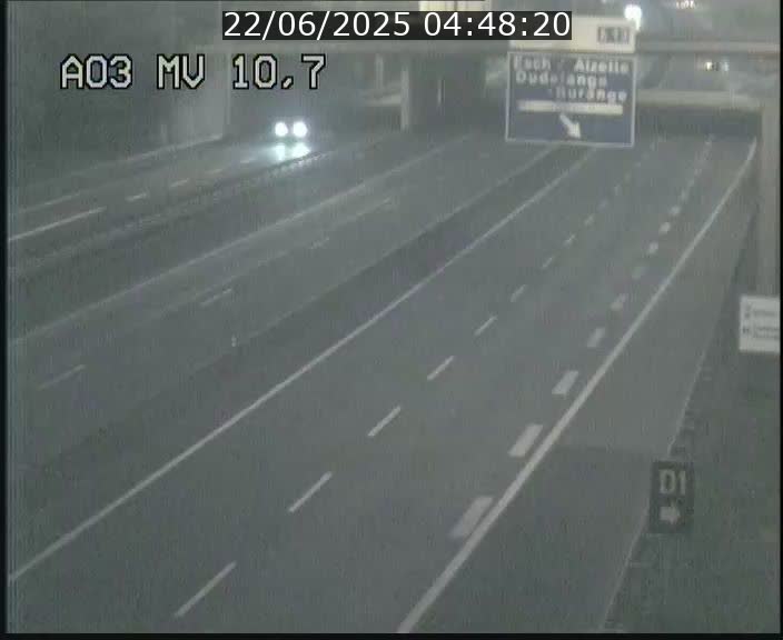 <h2>Traffic live webcam Luxembourg Croix de Bettembourg - A3 - BK 10.7 - direction France</h2>