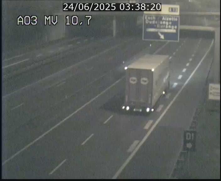 <h2>Traffic live webcam Luxembourg Croix de Bettembourg - A3 - BK 10.7 - direction France</h2>