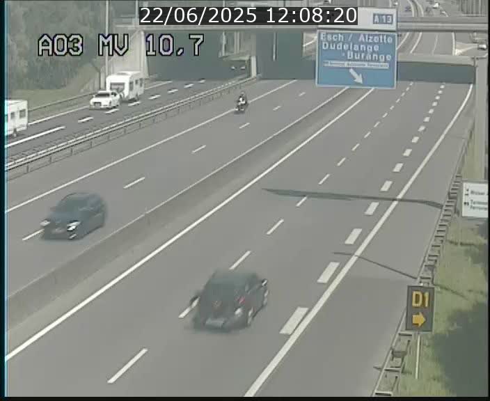 <h2>Traffic live webcam Luxembourg Croix de Bettembourg - A3 - BK 10.7 - direction France</h2>