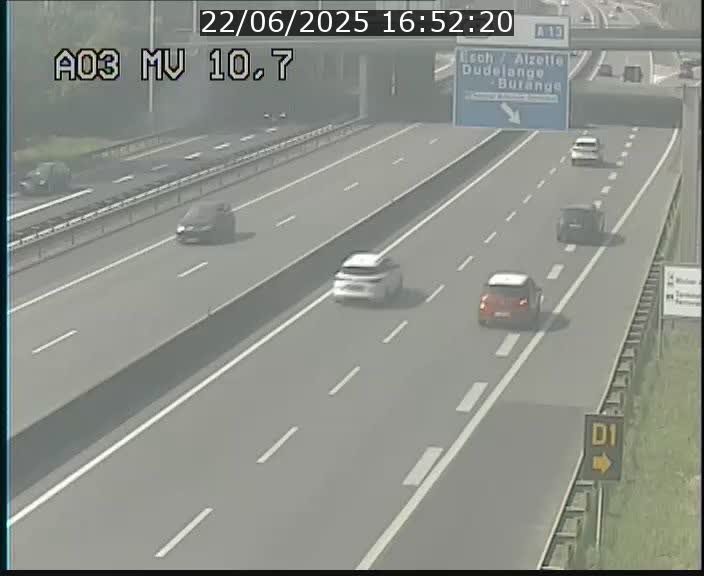 <h2>Traffic live webcam Luxembourg Croix de Bettembourg - A3 - BK 10.7 - direction France</h2>