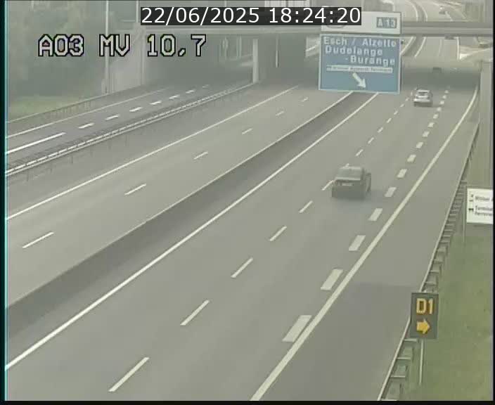<h2>Traffic live webcam Luxembourg Croix de Bettembourg - A3 - BK 10.7 - direction France</h2>