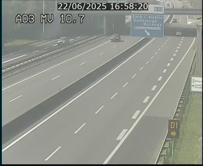<h2>Traffic live webcam Luxembourg Croix de Bettembourg - A3 - BK 10.7 - direction France</h2>