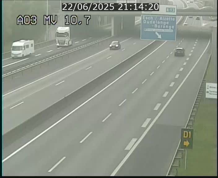 <h2>Traffic live webcam Luxembourg Croix de Bettembourg - A3 - BK 10.7 - direction France</h2>