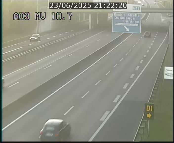 <h2>Traffic live webcam Luxembourg Croix de Bettembourg - A3 - BK 10.7 - direction France</h2>