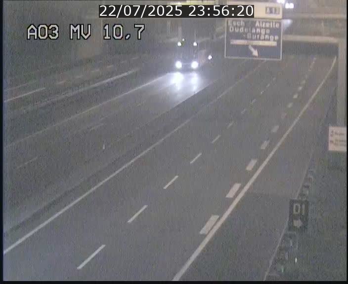 <h2>Traffic live webcam Luxembourg Croix de Bettembourg - A3 - BK 10.7 - direction France</h2>