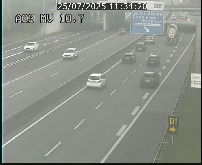 <h2>Traffic live webcam Luxembourg Croix de Bettembourg - A3 - BK 10.7 - direction France</h2>