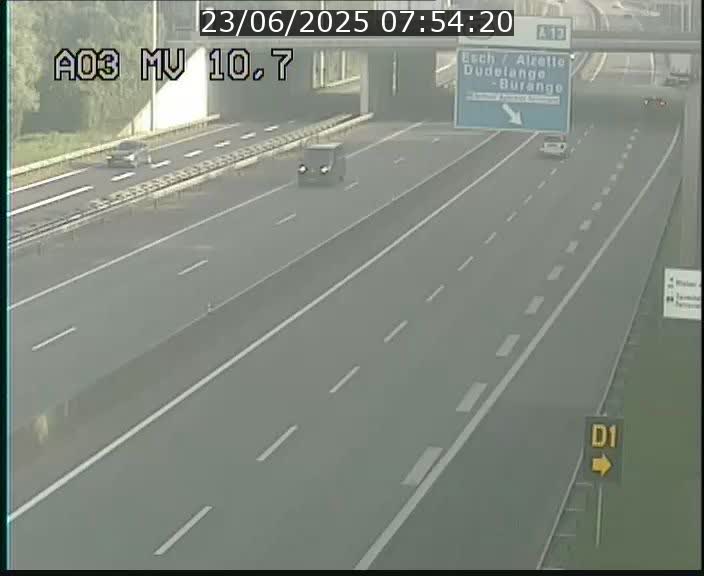 <h2>Traffic live webcam Luxembourg Croix de Bettembourg - A3 - BK 10.7 - direction France</h2>