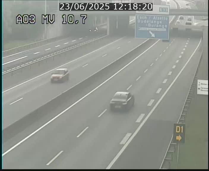 <h2>Traffic live webcam Luxembourg Croix de Bettembourg - A3 - BK 10.7 - direction France</h2>