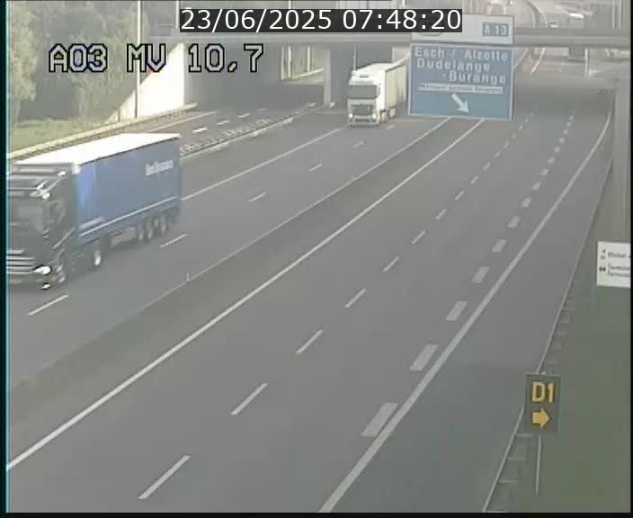 <h2>Traffic live webcam Luxembourg Croix de Bettembourg - A3 - BK 10.7 - direction France</h2>