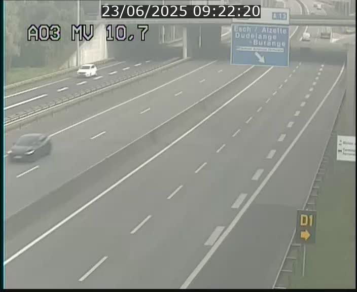 <h2>Traffic live webcam Luxembourg Croix de Bettembourg - A3 - BK 10.7 - direction France</h2>