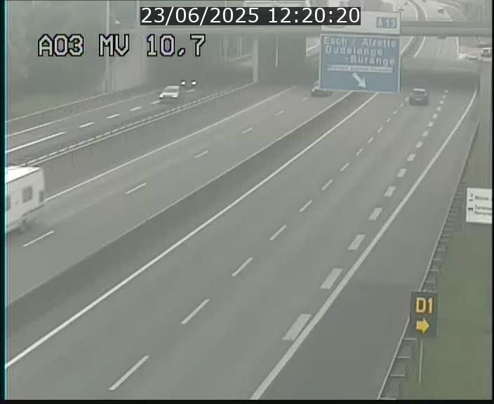 <h2>Traffic live webcam Luxembourg Croix de Bettembourg - A3 - BK 10.7 - direction France</h2>