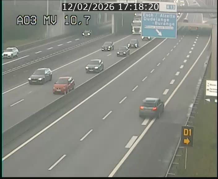 <h2>Traffic live webcam Luxembourg Croix de Bettembourg - A3 - BK 10.7 - direction France</h2>