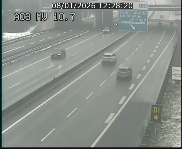 <h2>Traffic live webcam Luxembourg Croix de Bettembourg - A3 - BK 10.7 - direction France</h2>