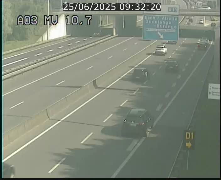 <h2>Traffic live webcam Luxembourg Croix de Bettembourg - A3 - BK 10.7 - direction France</h2>
