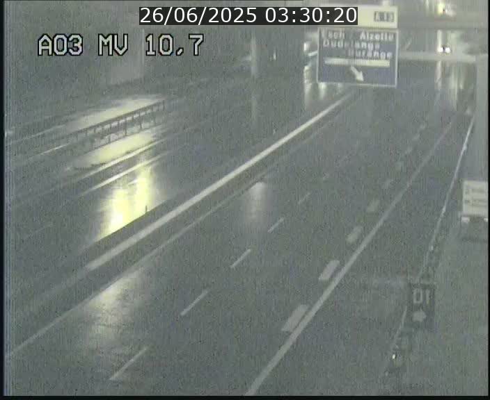 <h2>Traffic live webcam Luxembourg Croix de Bettembourg - A3 - BK 10.7 - direction France</h2>